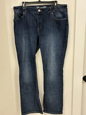 Wrangler Women’s Bootcut Jeans – Size 15×32 – Yellow Stitching – Mid‑Rise (EUC)
